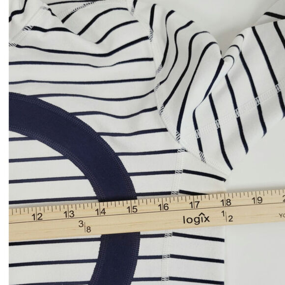 Lululemon Athletica In Stride Full Zip Jacket, in Navy/White, sz 8 - Picture 11 of 14